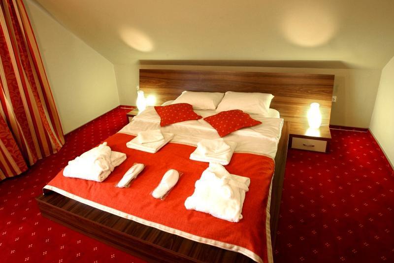 Maya House Hotel Predeal Esterno foto