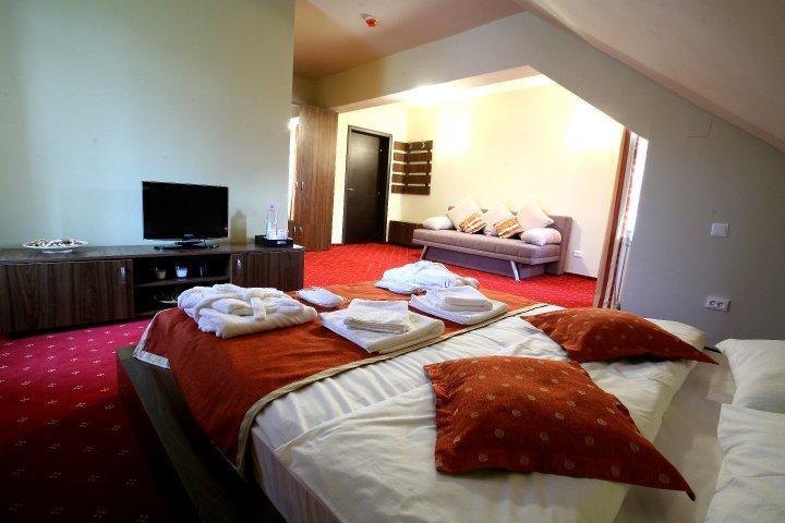 Maya House Hotel Predeal Esterno foto